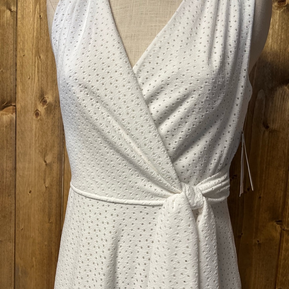 NWT Signature By Robbie Bee 8 White Sleeveless Eyelet Faux Wrap Dress - Picture 3 of 8